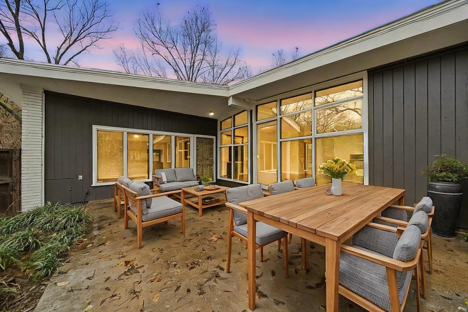2534 Elmore Park Road Memphis, TN 38134 - Photo 30 of 35 a view of an outside dining space with furniture