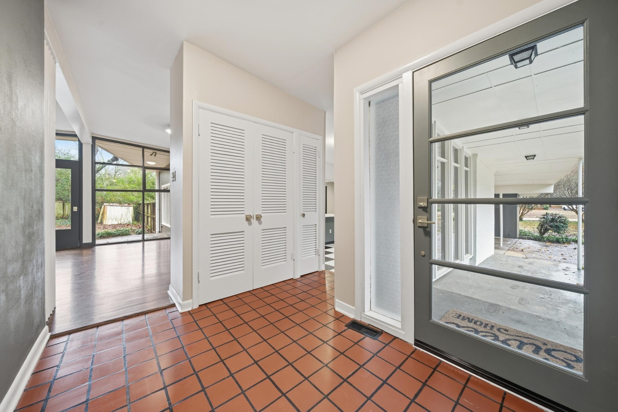 2534 Elmore Park Road Memphis, TN 38134 - Photo 6 of 35 a view of a walk in closet and bedroom