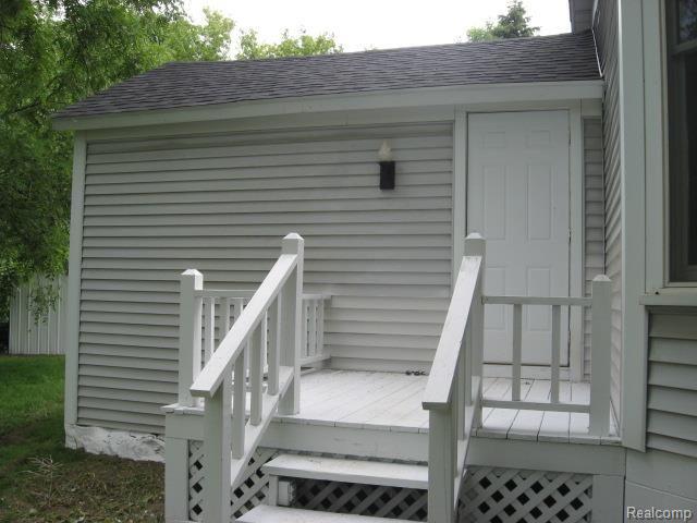 8552 Silver Lake Road Linden, MI 48451 - Photo 7 of 45 Back Deck