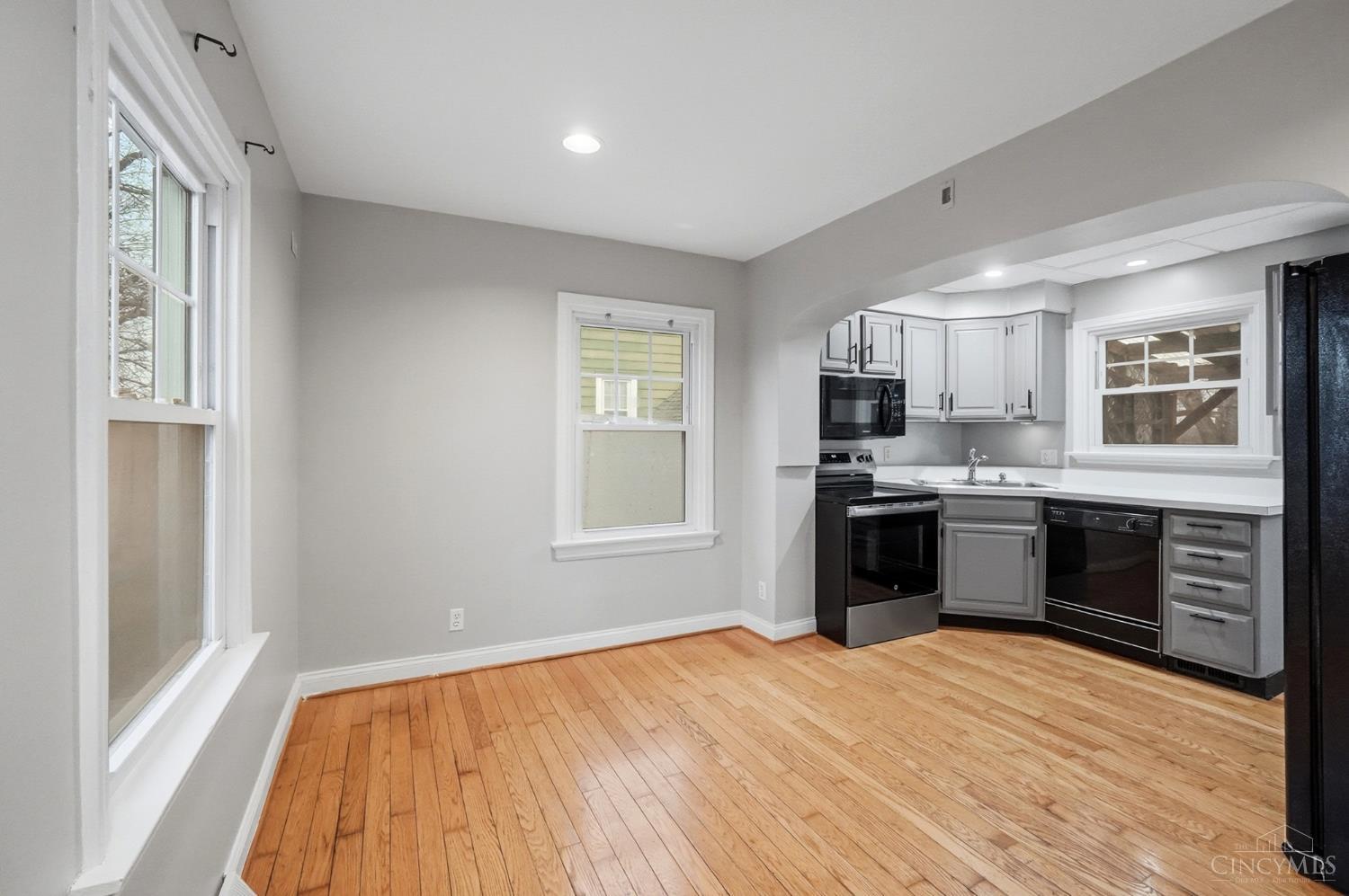440 West Sharon Road Springdale, OH 45246 - Photo 12 of 40