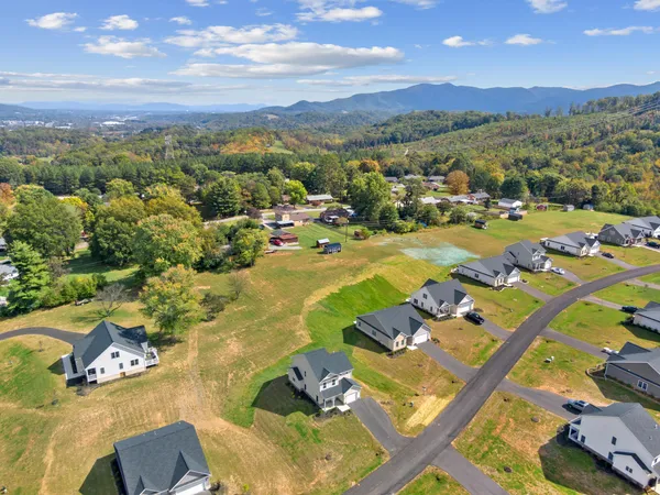 $404,750 | 5510 New Pleasant Way, Salem, VA 24153