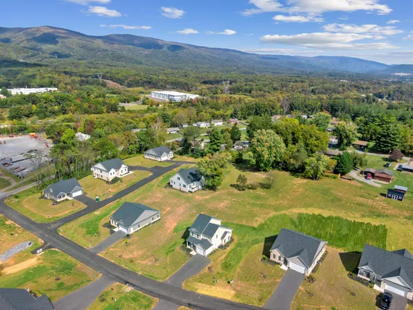 $404,750 | 5510 New Pleasant Way, Salem, VA 24153