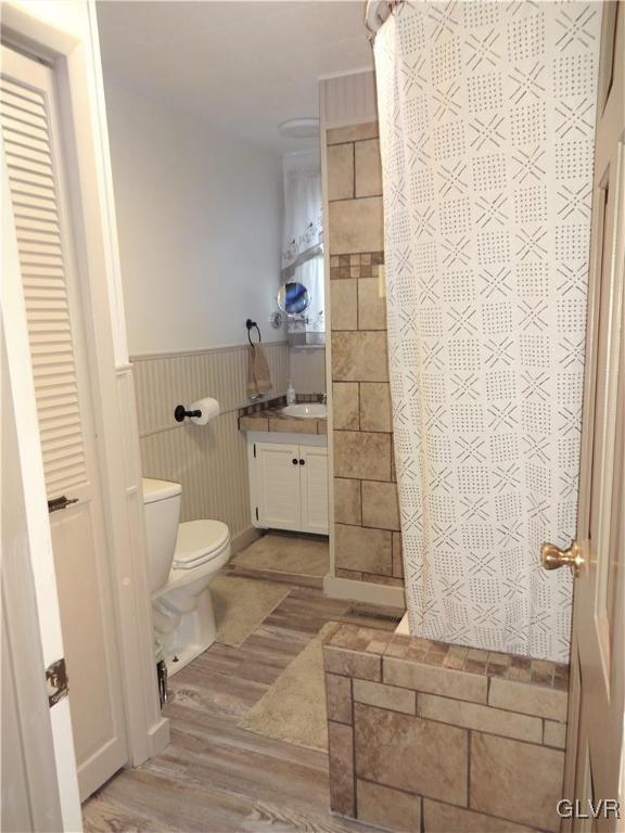 575 School Road Nazareth, PA 18064 - Photo 22 of 48 a bathroom with a toilet a sink and shower