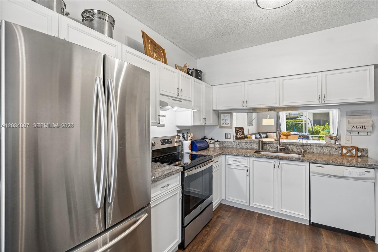 9928 Northwest 57th Manor Coral Springs, FL 33076 - Photo 3 of 34