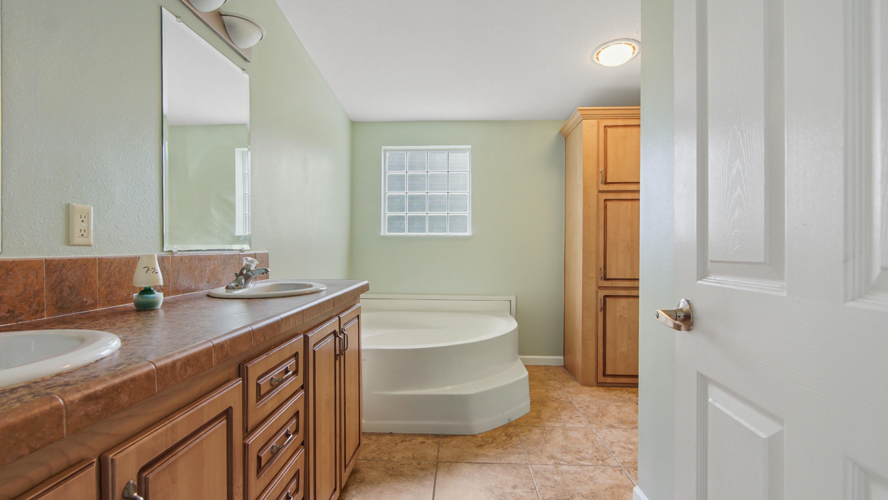 4012 Edwards Road Southport, FL 32409 - Photo 13 of 27 DSC08514