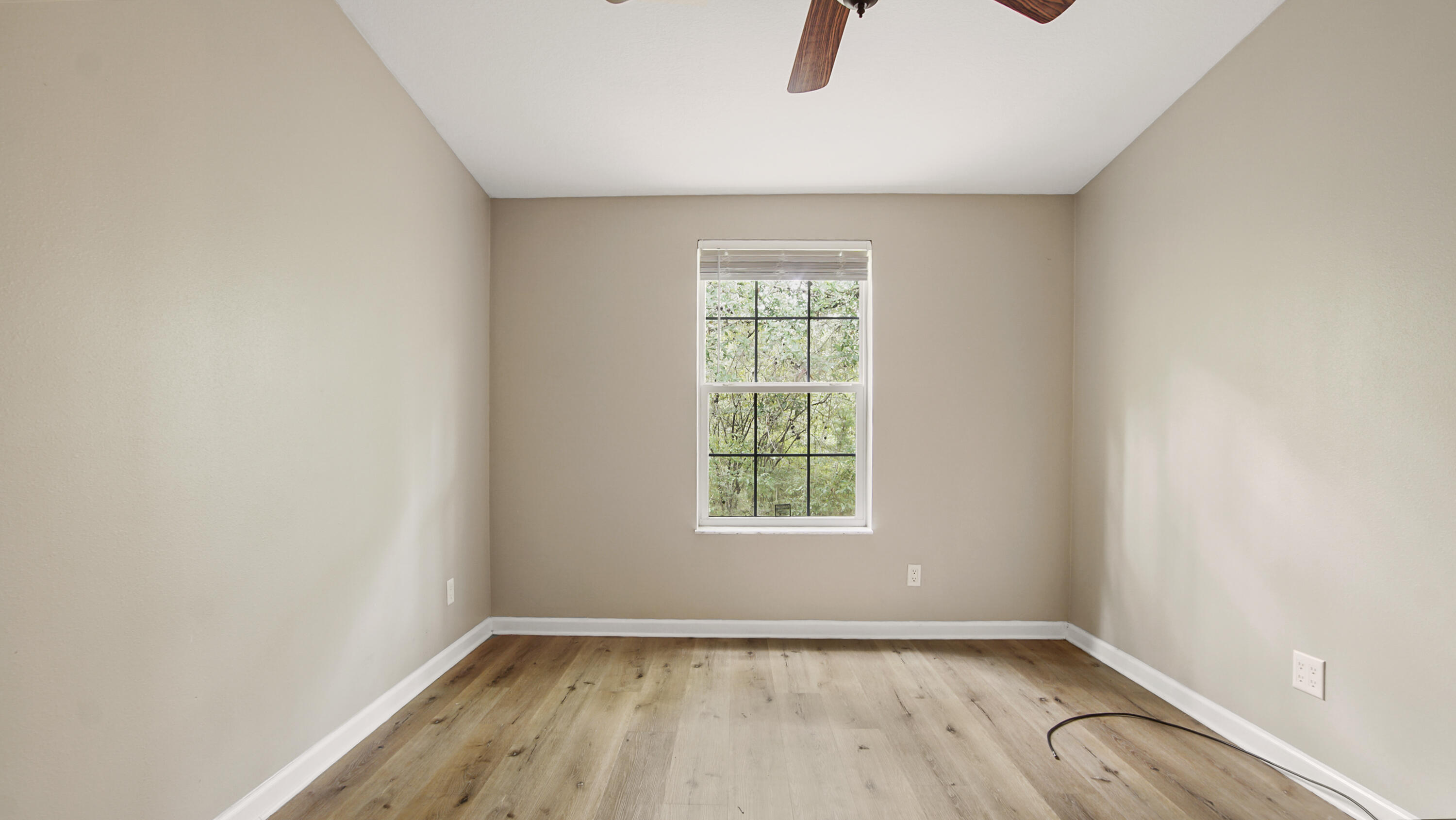 4012 Edwards Road Southport, FL 32409 - Photo 17 of 27 DSC08586