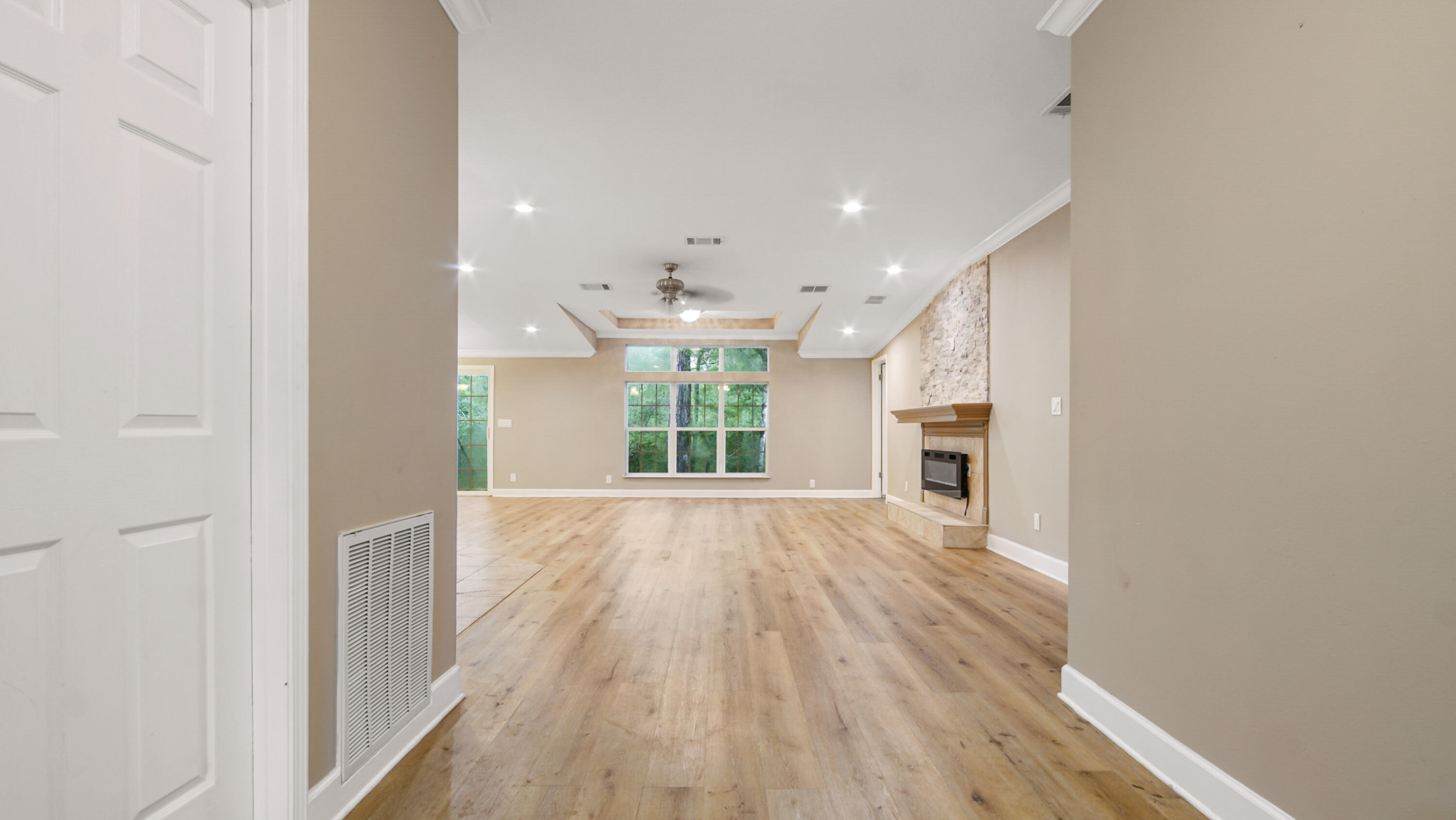 4012 Edwards Road Southport, FL 32409 - Photo 4 of 27 DSC08490