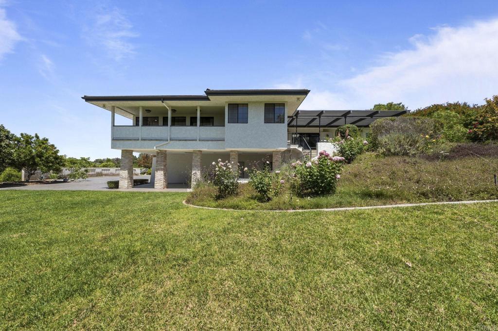 19 Gateview Drive Fallbrook, CA 92028 - Photo 58 of 76 19 Gateview Dr, Fallbrook, Luxury Home, Single-Level Main Floor Living, Attached ADU, Guard-Gated