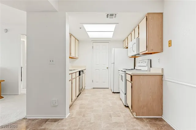 $172,000 | 3550 Bay Sands Drive, Unit 2037, Laughlin, NV 89029