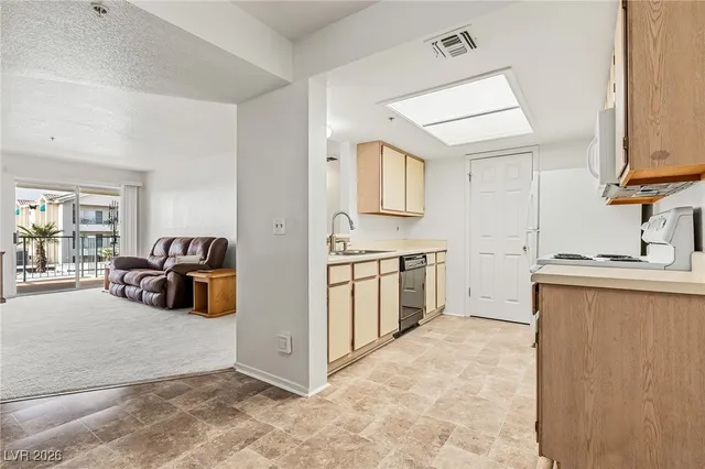 $172,000 | 3550 Bay Sands Drive, Unit 2037, Laughlin, NV 89029