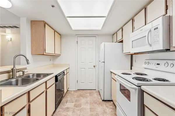 $155,000 | 3550 Bay Sands Drive, Unit 2037, Laughlin, NV 89029