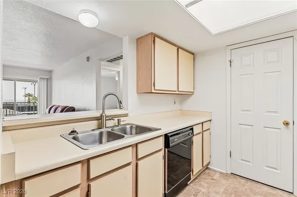 $155,000 | 3550 Bay Sands Drive, Unit 2037, Laughlin, NV 89029