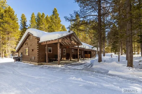 $969,000 | 4193 Lone Pine Street, Island Park, ID 83429