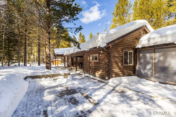 $969,000 | 4193 Lone Pine Street, Island Park, ID 83429