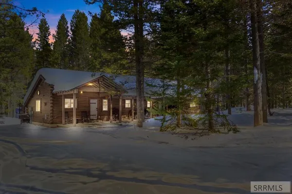 $969,000 | 4193 Lone Pine Street, Island Park, ID 83429