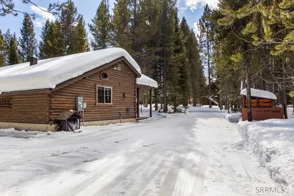 $969,000 | 4193 Lone Pine Street, Island Park, ID 83429