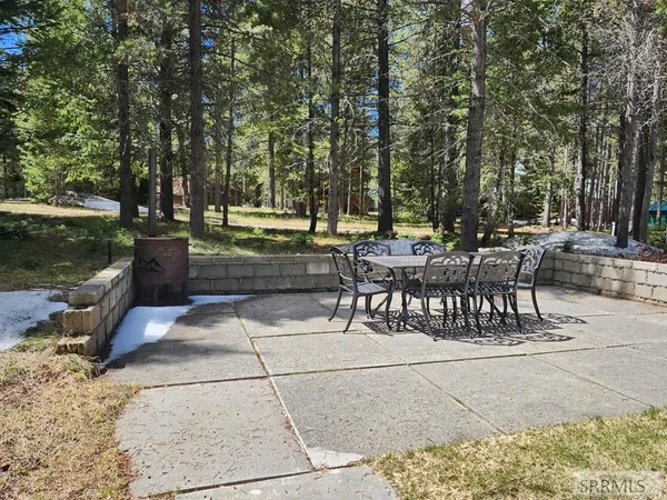 $969,000 | 4193 Lone Pine Street, Island Park, ID 83429
