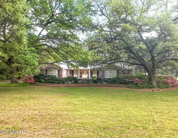 $695,000 | 9 Adam Circle, Natchez, MS 39120