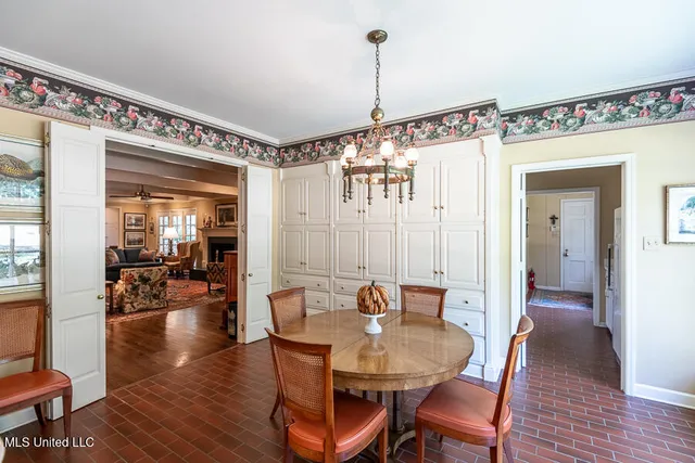 $695,000 | 9 Adam Circle, Natchez, MS 39120