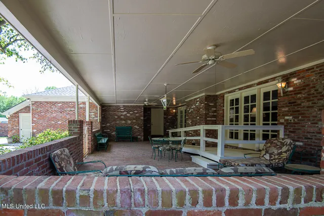 $695,000 | 9 Adam Circle, Natchez, MS 39120