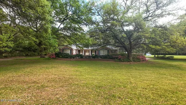 $695,000 | 9 Adam Circle, Natchez, MS 39120