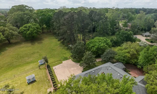 $695,000 | 9 Adam Circle, Natchez, MS 39120