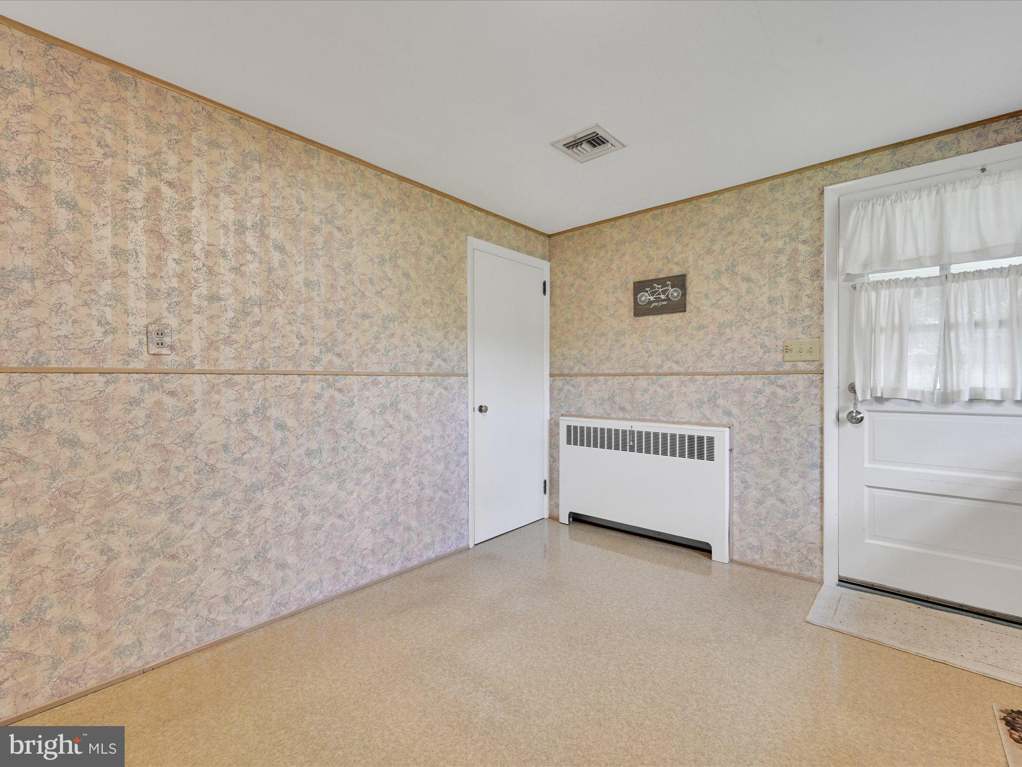 1351 Stratford Road York, PA 17403 - Photo 14 of 28 Gallery Image 14