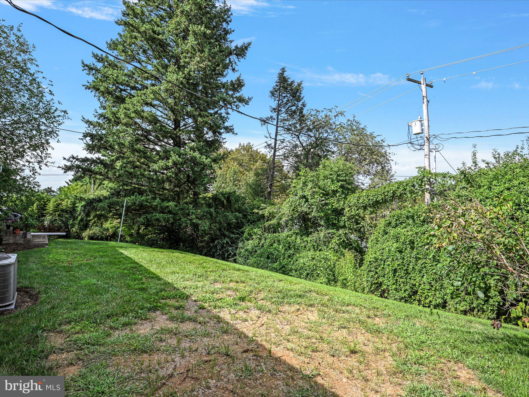 1351 Stratford Road York, PA 17403 - Photo 27 of 28 Gallery Image 27