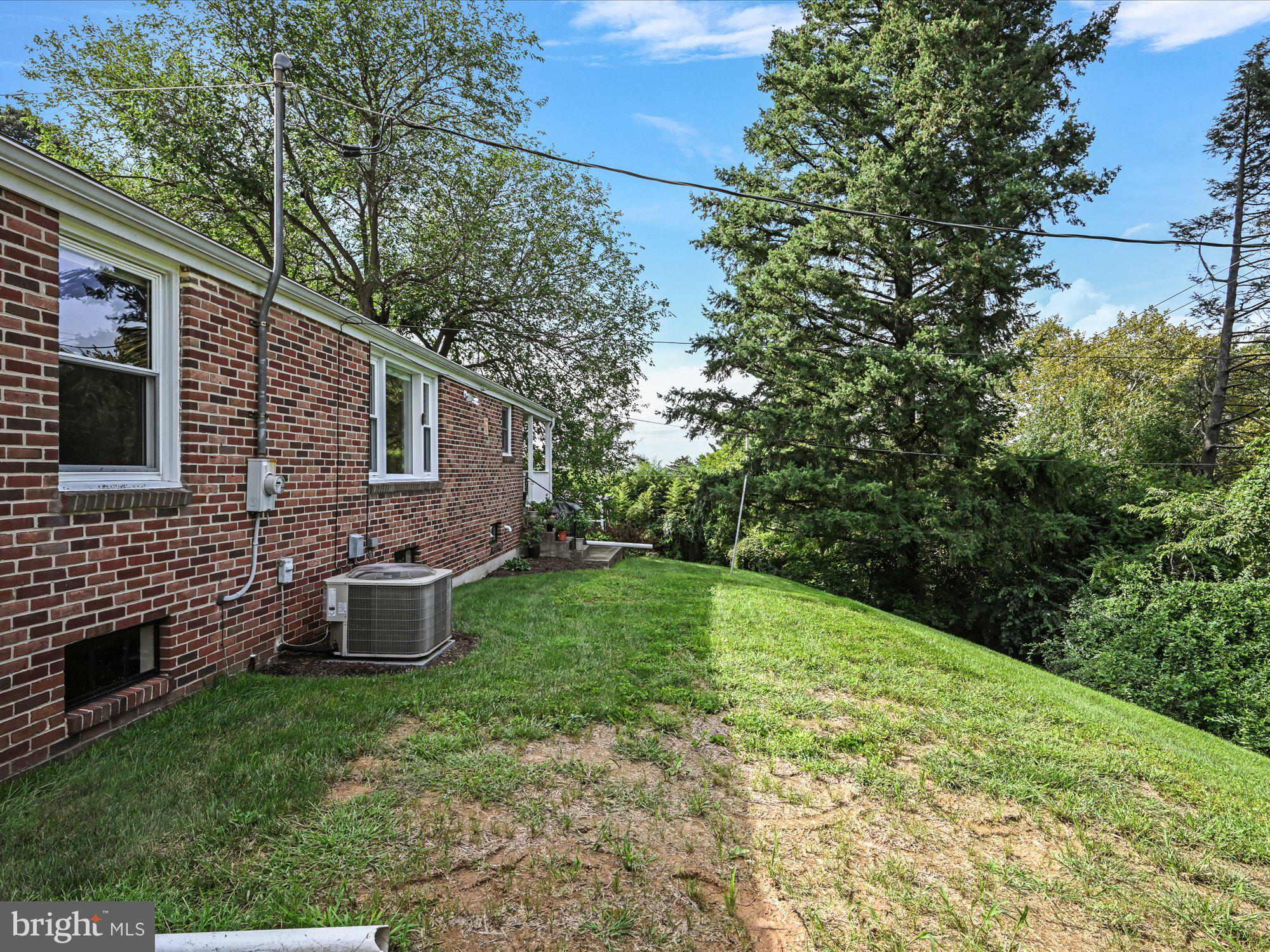 1351 Stratford Road York, PA 17403 - Photo 28 of 28 Gallery Image 28