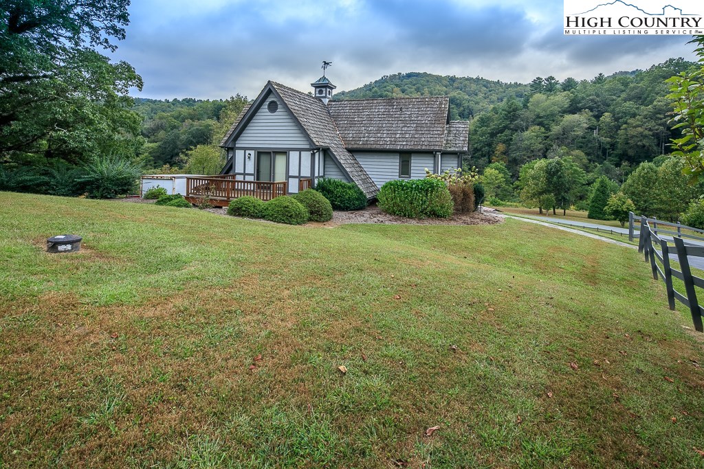 348 New Farm Road Banner Elk, NC 28604 - Photo 6 of 42 Gallery Image 6