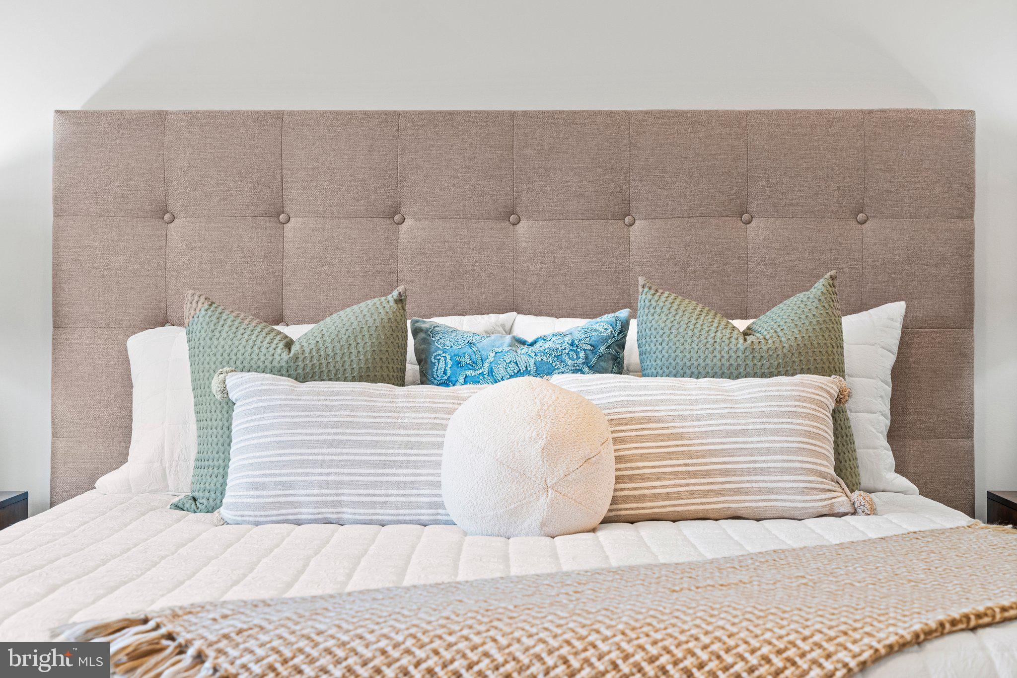 239 Brookview Drive Newport, PA 17074 - Photo 32 of 42 a view of table and chair