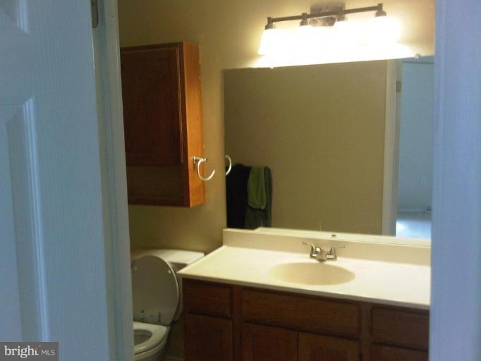 8054 Sandy Spring Road, Unit 8054 Laurel, MD 20707 - Photo 4 of 5 Bath #2