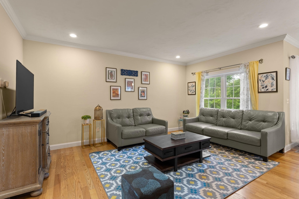 6 Point Road, Unit 1 Shrewsbury, MA 01545 - Photo 4 of 39 Gallery Image 4
