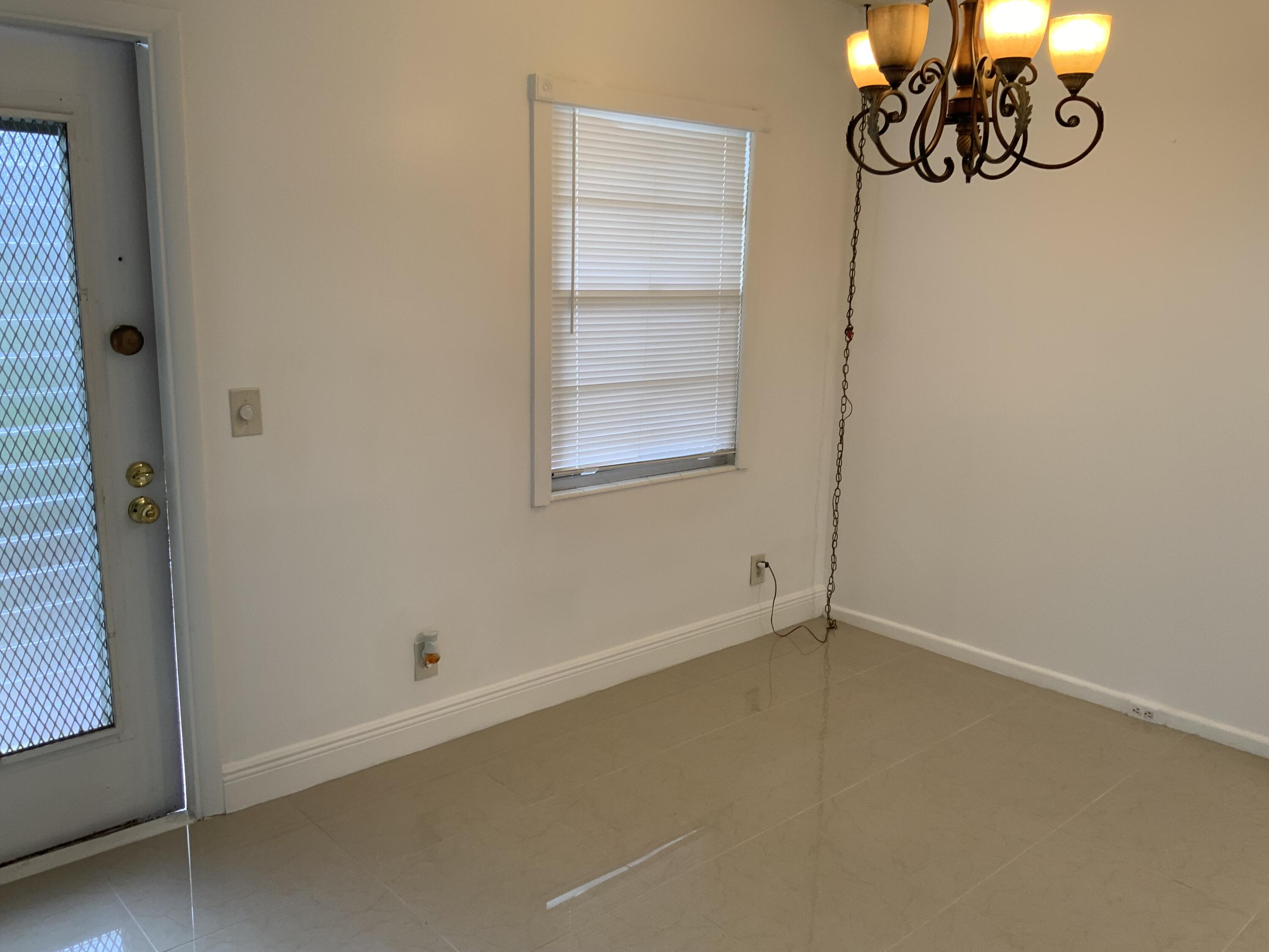 223 Fanshaw F Boca Raton, FL 33434 - Photo 12 of 27 IMG_2227