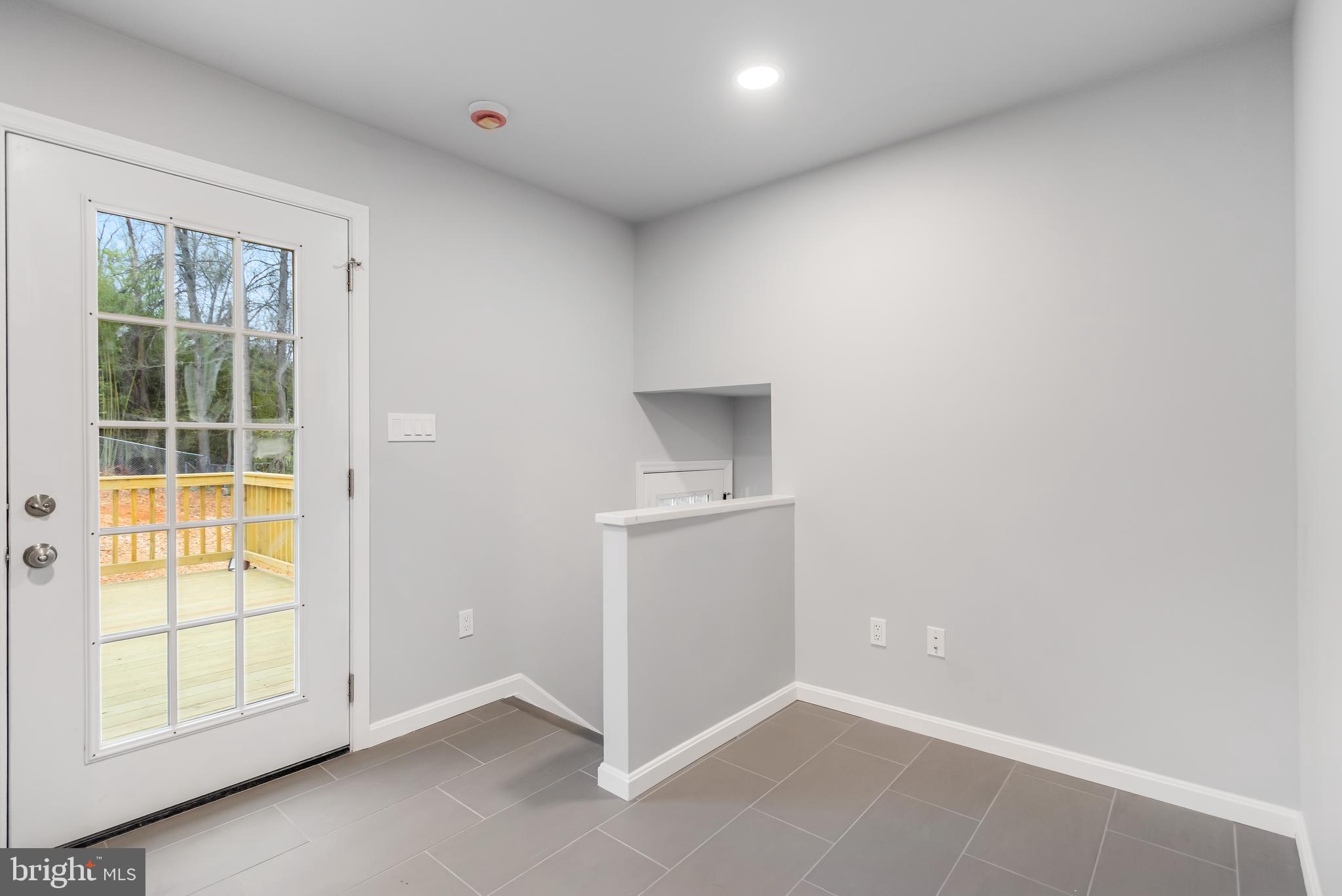 4010 Oaklawn Road Fort Washington, MD 20744 - Photo 14 of 37 an empty room with windows