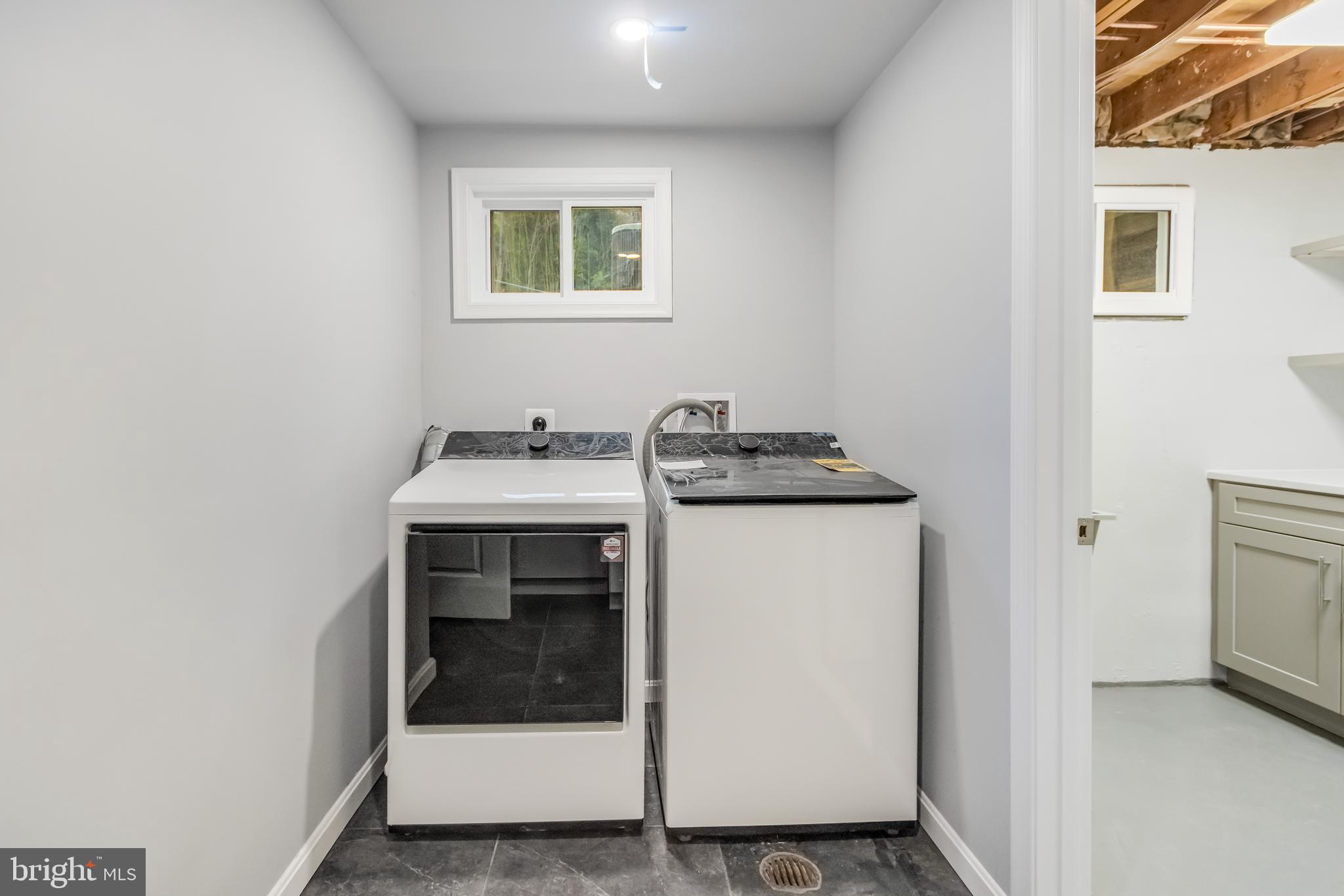 4010 Oaklawn Road Fort Washington, MD 20744 - Photo 31 of 37 a utility room with dryer and washer