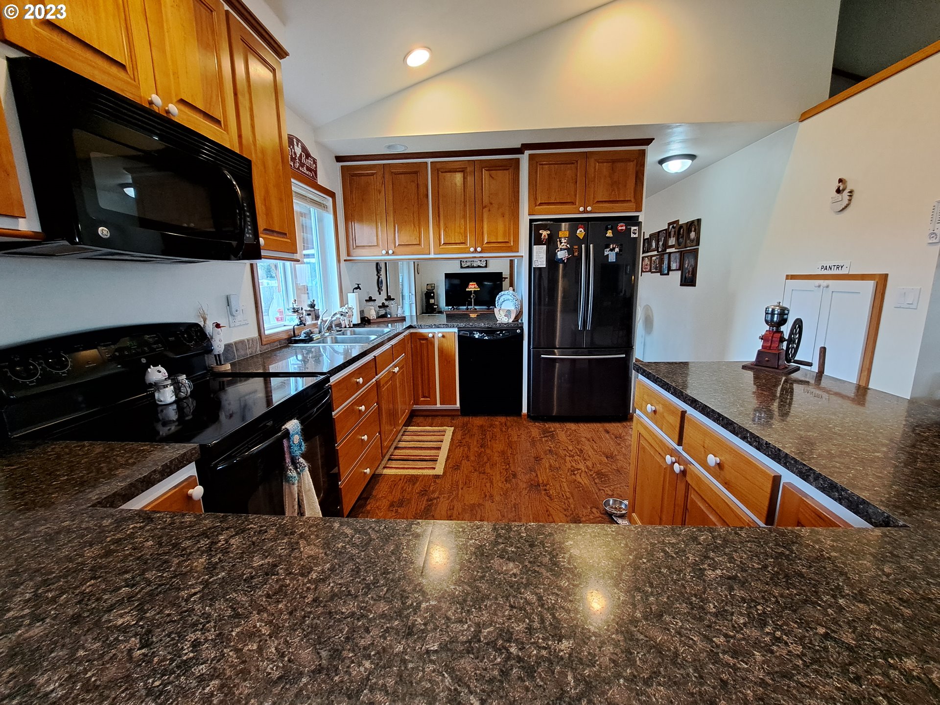 1254 Ostrander Lane Cottage Grove, OR 97424 - Photo 4 of 24 Kitchen