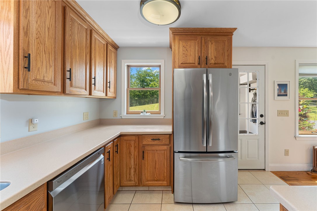162 Church Street Westerly, RI 02808 - Photo 26 of 48