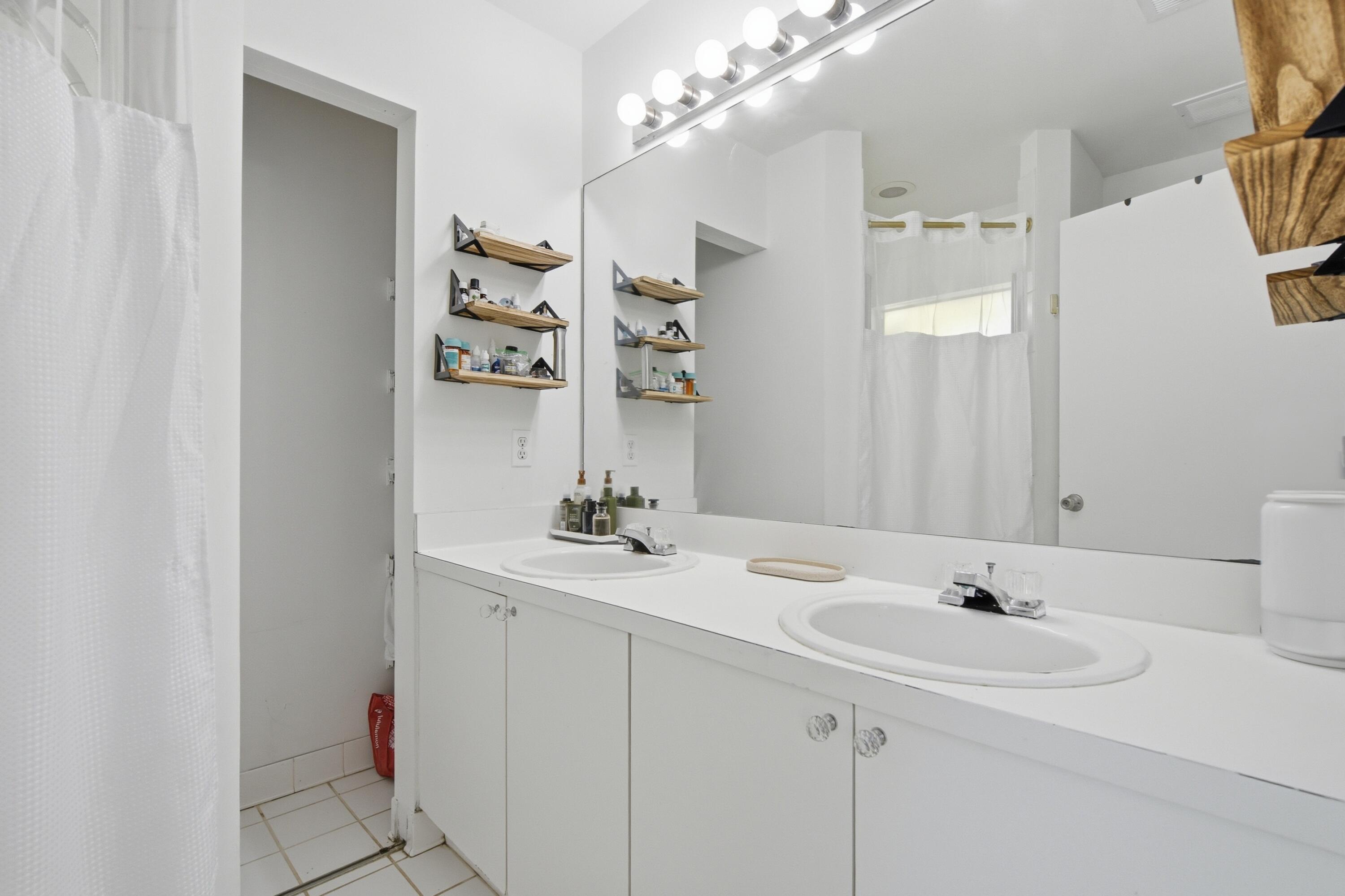 1105 Cherokee Street Jupiter, FL 33458 - Photo 17 of 31 1105_Cherokee_St_026