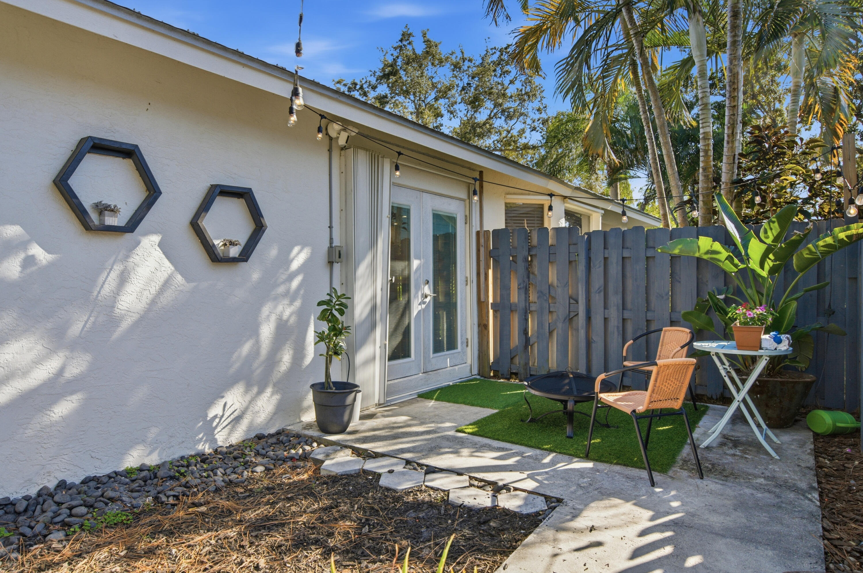 1105 Cherokee Street Jupiter, FL 33458 - Photo 24 of 31 1105_Cherokee_St_030