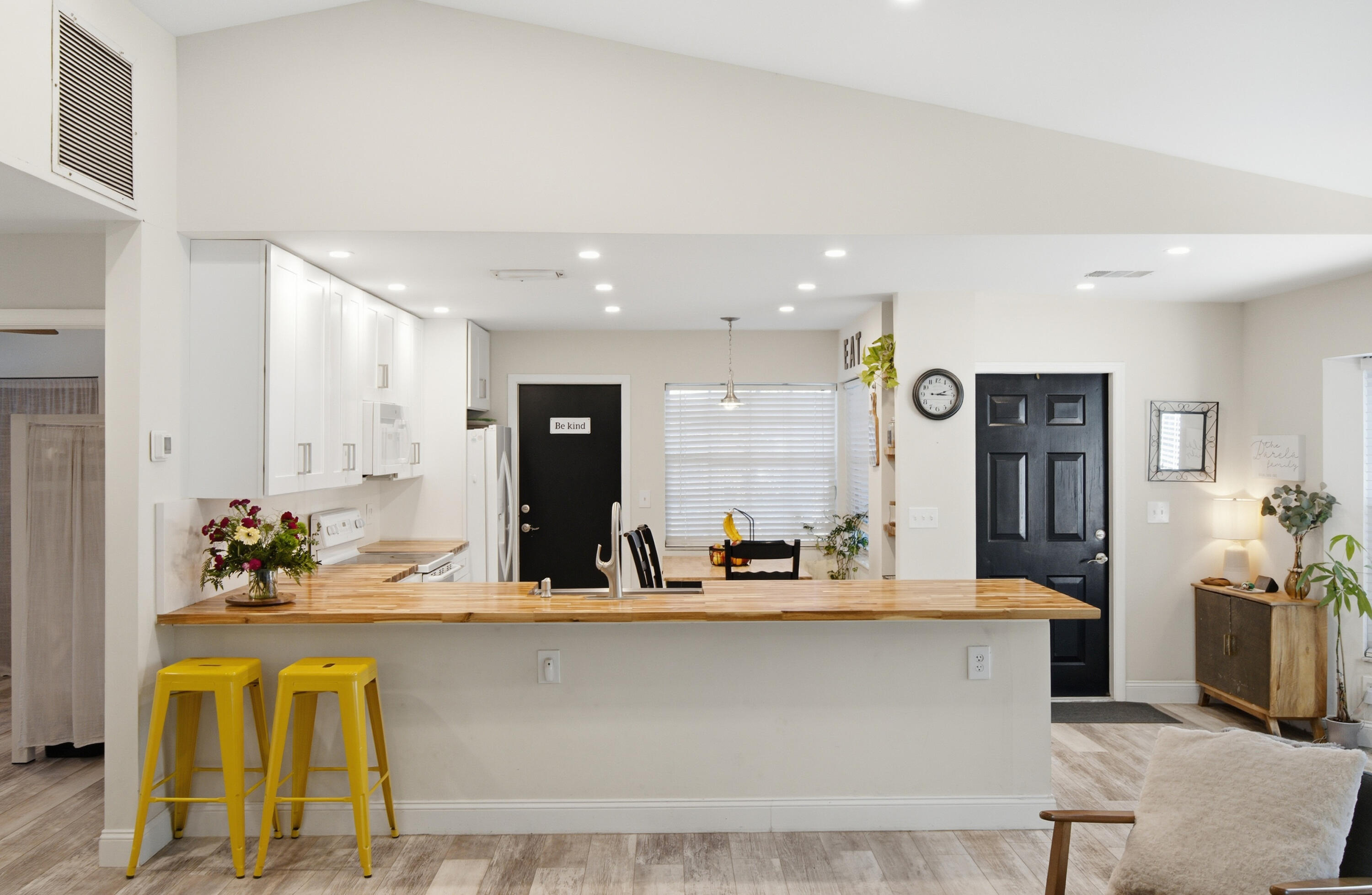 1105 Cherokee Street Jupiter, FL 33458 - Photo 8 of 31 1105_Cherokee_St_012