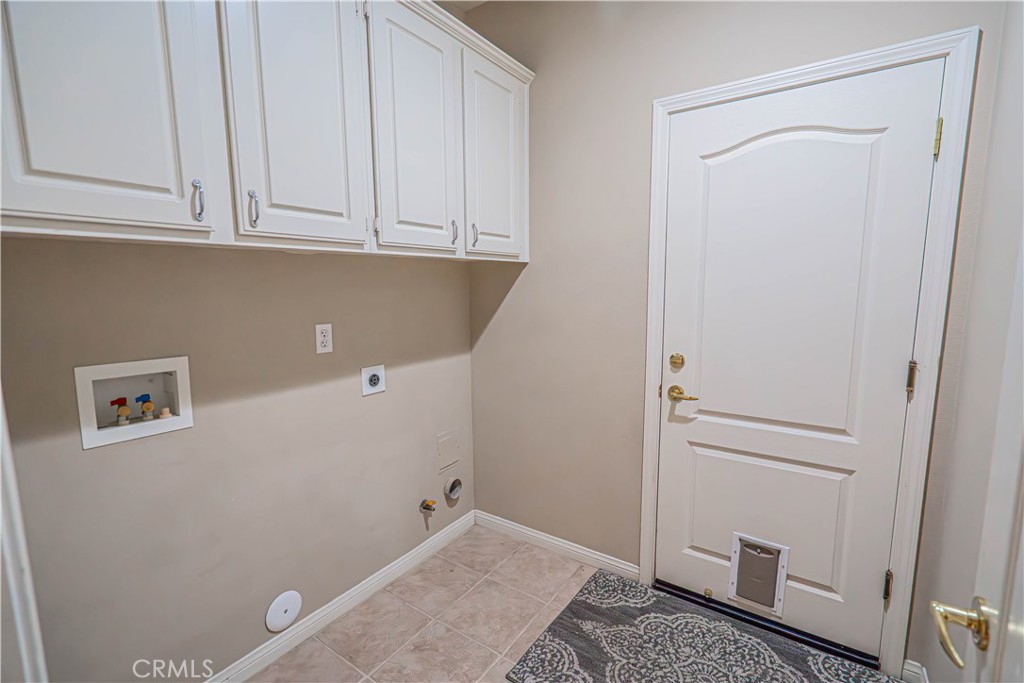 28419 Hidden Hills Drive Saugus, CA 91390 - Photo 23 of 60 a view of cabinets