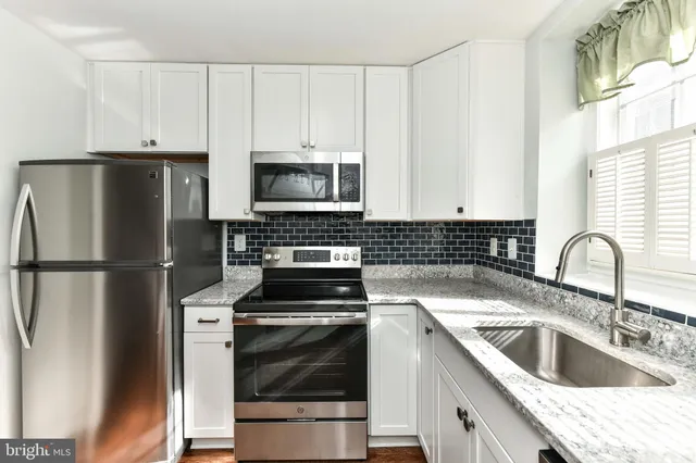 $4,100 | 1121 Portner Road, Alexandria, VA 22314