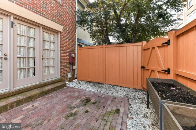$4,100 | 1121 Portner Road, Alexandria, VA 22314