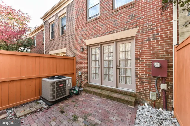 $4,100 | 1121 Portner Road, Alexandria, VA 22314