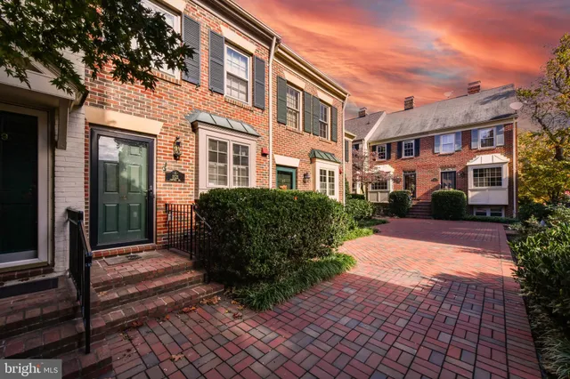 $4,100 | 1121 Portner Road, Alexandria, VA 22314