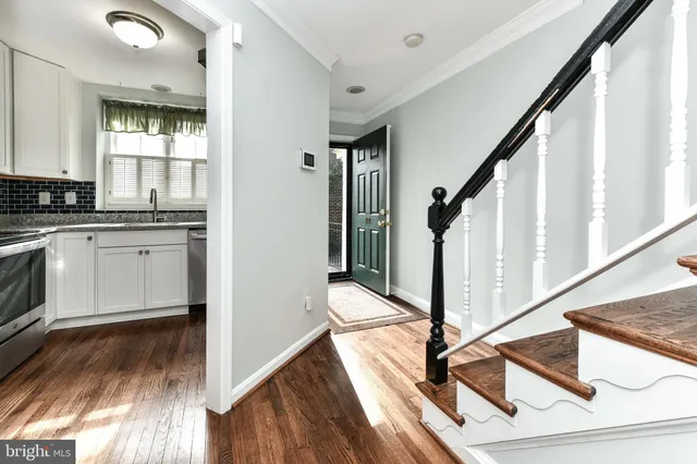 $4,100 | 1121 Portner Road, Alexandria, VA 22314