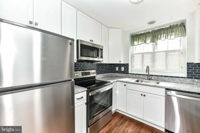 $4,100 | 1121 Portner Road, Alexandria, VA 22314