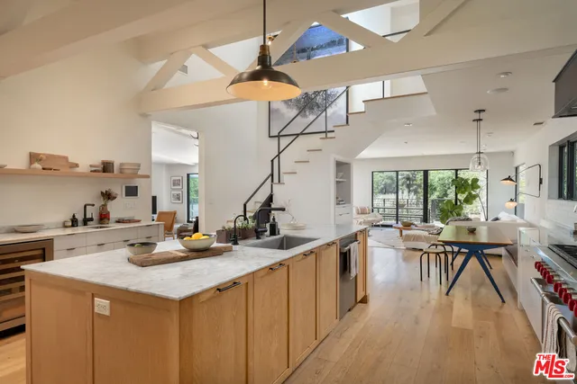 $8,995,000 | 226 South Rimpau Boulevard, Los Angeles, CA 90004