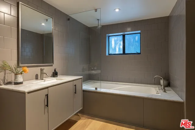 $8,995,000 | 226 South Rimpau Boulevard, Los Angeles, CA 90004